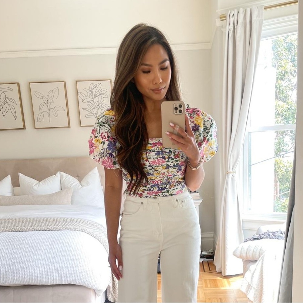 ASTR Lin Floral Puff Sleeve Top